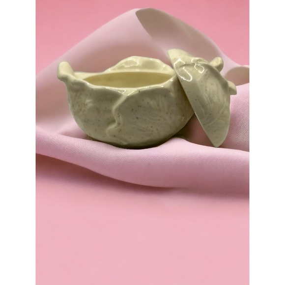 Cabbage Serving bowl with Lid and plate - Picture 7 of 11